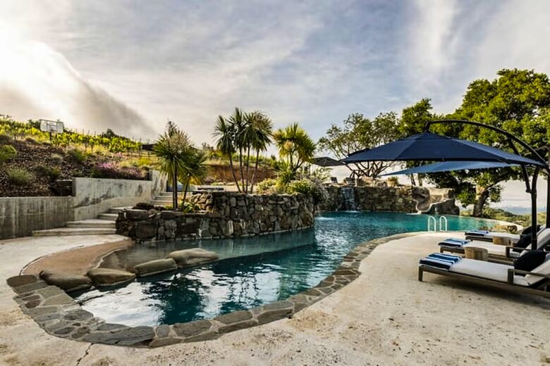 Santa Cruz Mountain Vineyard Villa - Cupertino, California