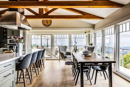 Santa Cruz Mountain Vineyard Villa - Cupertino, California