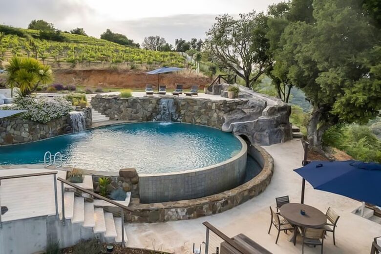 Santa Cruz Mountain Vineyard Villa - Cupertino, California