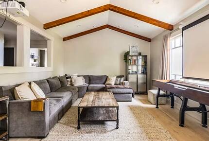 Santa Cruz Mountain Vineyard Villa - Cupertino, California