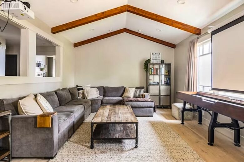 Santa Cruz Mountain Vineyard Villa - Cupertino, California