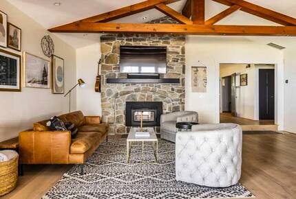 Santa Cruz Mountain Vineyard Villa - Cupertino, California