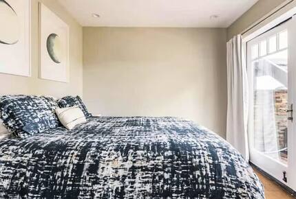 Santa Cruz Mountain Vineyard Villa - Cupertino, California