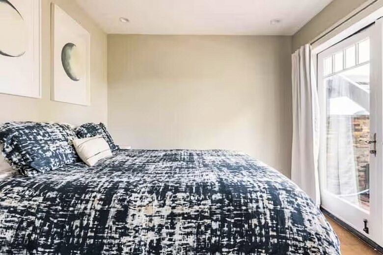 Santa Cruz Mountain Vineyard Villa - Cupertino, California