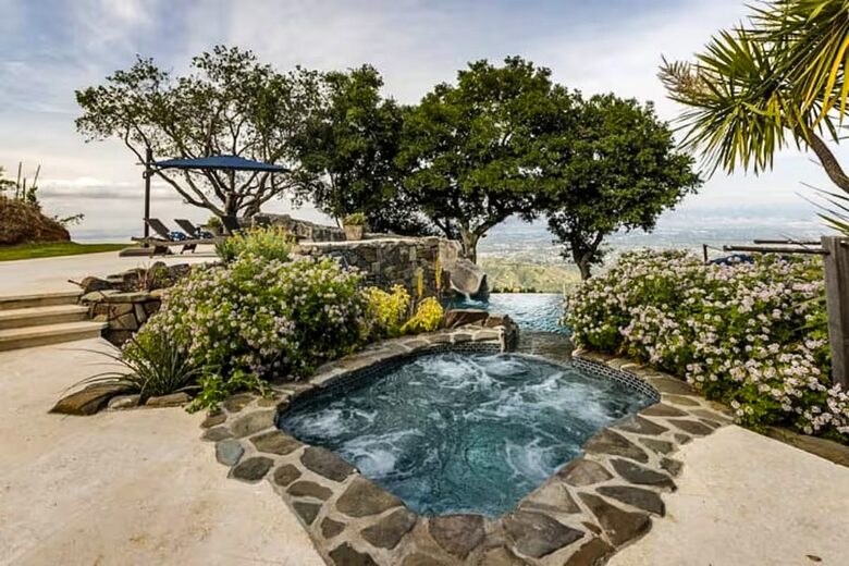 Santa Cruz Mountain Vineyard Villa - Cupertino, California