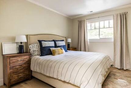 Santa Cruz Mountain Vineyard Villa - Cupertino, California