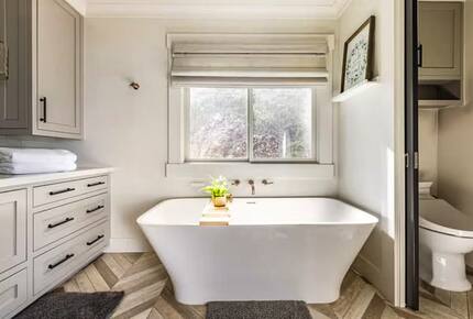 Santa Cruz Mountain Vineyard Villa - Cupertino, California