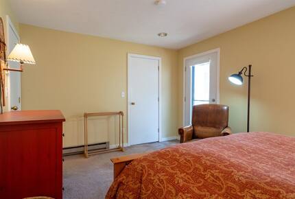 Warm and Welcoming Stratton Getaway - Stratton, Vermont