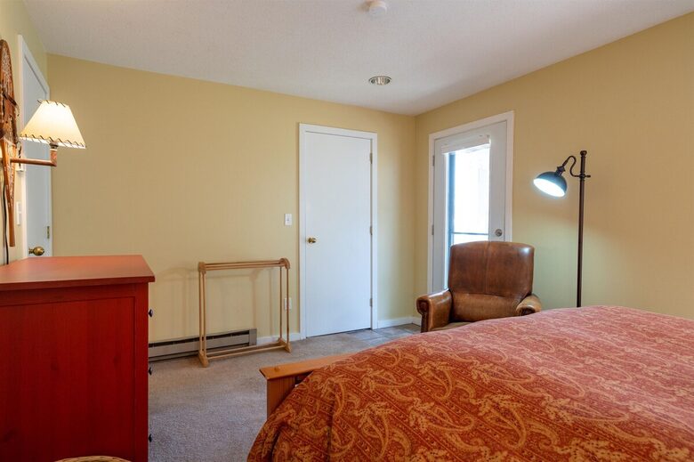 Warm and Welcoming Stratton Getaway - Stratton, Vermont