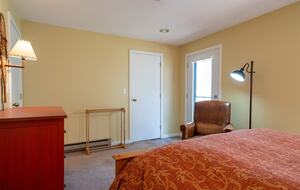 Warm and Welcoming Stratton Getaway - Stratton, Vermont