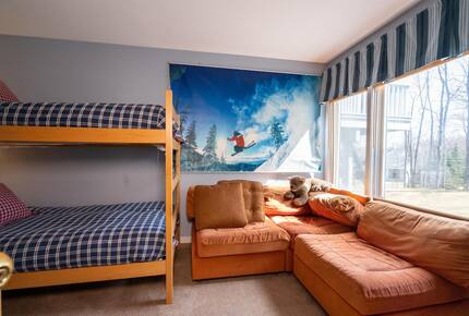 Warm and Welcoming Stratton Getaway - Stratton, Vermont