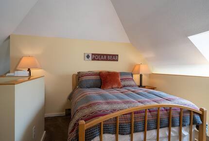 Warm and Welcoming Stratton Getaway - Stratton, Vermont