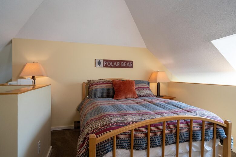 Warm and Welcoming Stratton Getaway - Stratton, Vermont