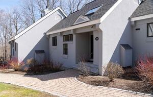 Warm and Welcoming Stratton Getaway - Stratton, Vermont