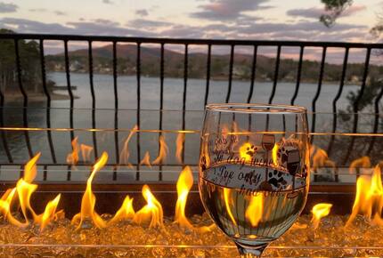 Seasonal Charm Water Front - Hot Springs, Arkansas