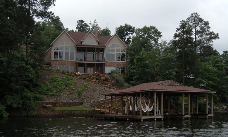 Seasonal Charm Water Front - Hot Springs, Arkansas
