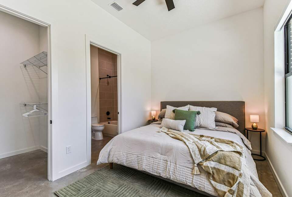 Skyline Terrace Retreat in Historic Ybor - Tampa, Florida