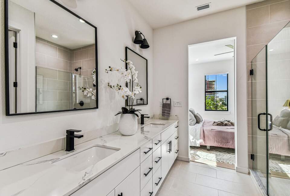 Skyline Terrace Retreat in Historic Ybor - Tampa, Florida