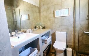 Sunlit Residence Steps from the Beach in Carvalhal - Carvalhal, Portugal