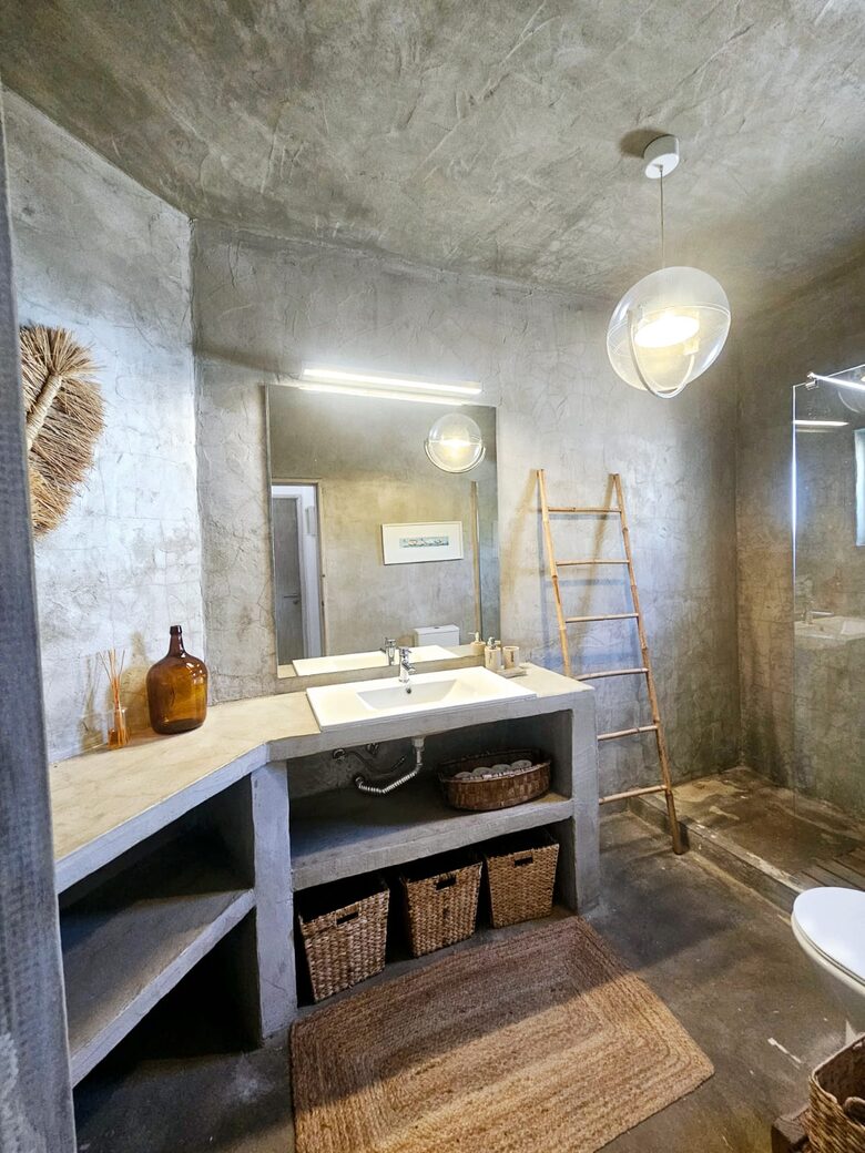 Sunlit Residence Steps from the Beach in Carvalhal - Carvalhal, Portugal