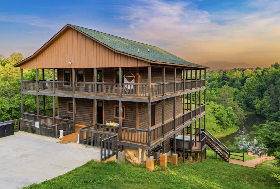 Mountain Serenity in Sevierville - Sevierville, Tennessee