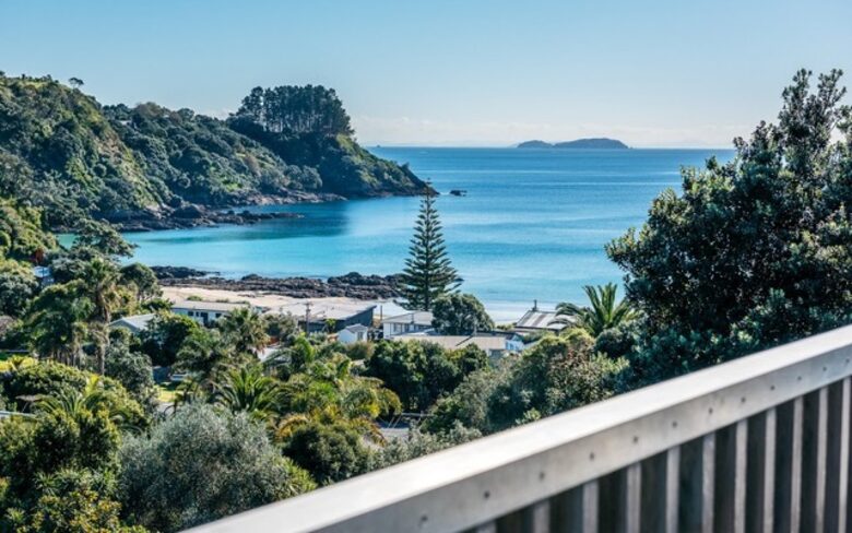 Palm Beach Island Retreat with Scenic Views - Waiheke Island, New Zealand