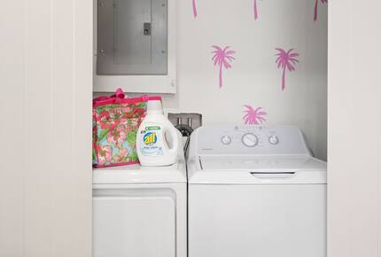 Charming Vero Beach Escape with Pool and Outdoor Living - Vero Beach, Florida