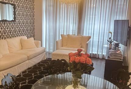 Walnut & Glass Urban Haven - New York City, New York