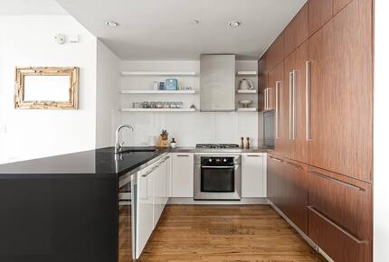 Walnut & Glass Urban Haven - New York City, New York