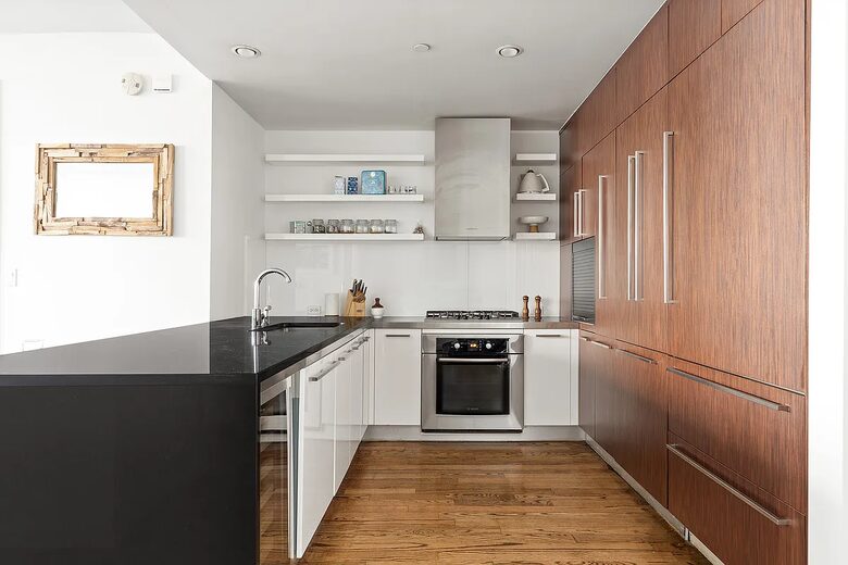 Walnut & Glass Urban Haven - New York City, New York