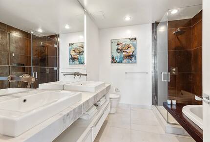 Walnut & Glass Urban Haven - New York City, New York