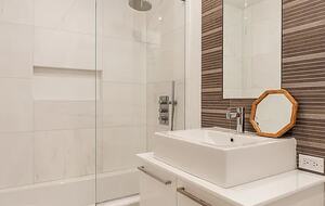 Walnut & Glass Urban Haven - New York City, New York