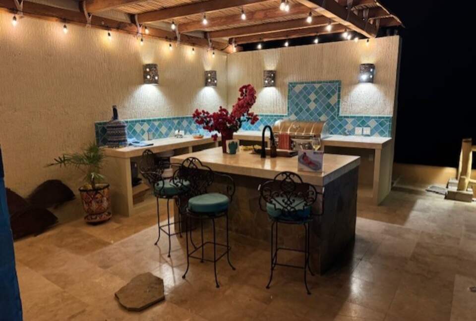 Beautiful Beachfront Hacienda - Baja California Sur, Mexico