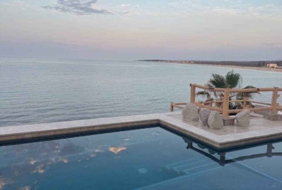 Beautiful Beachfront Hacienda - Baja California Sur, Mexico