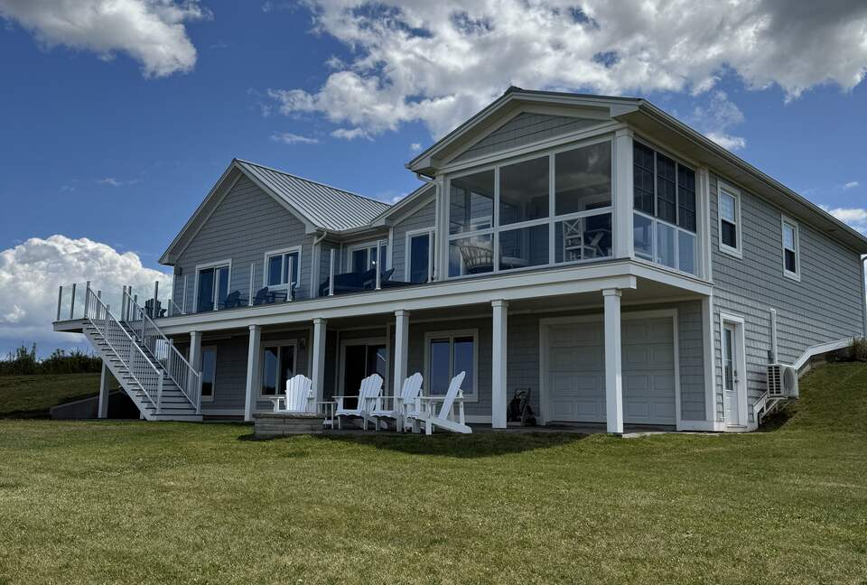 Modern Coastal Cottage on the Sou’West River - Clinton, Canada