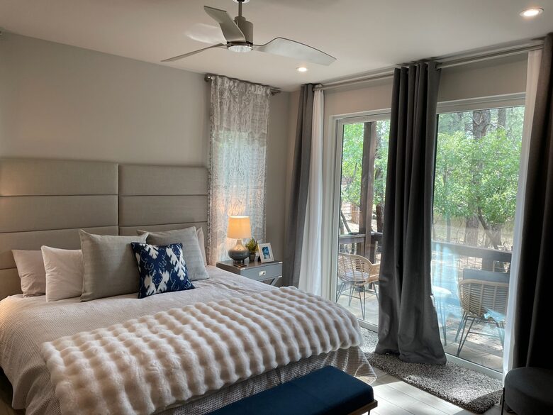 King Guest downstairs bedroom