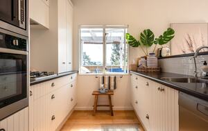 Tranquil Waiheke Getaway - Waiheke Island, New Zealand