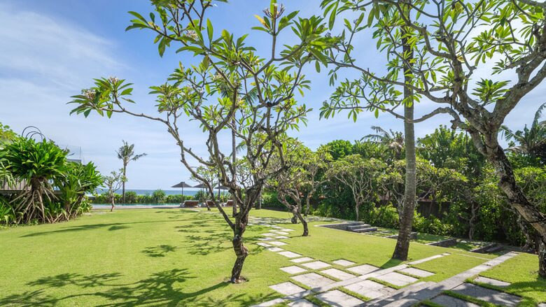 Modern Balinese Masterpiece by the Sea - Kabupaten Badung, Indonesia
