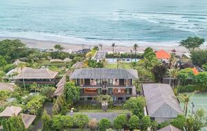 Modern Balinese Masterpiece by the Sea - Kabupaten Badung, Indonesia