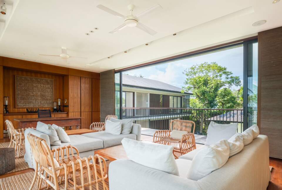 Modern Balinese Masterpiece by the Sea - Kabupaten Badung, Indonesia