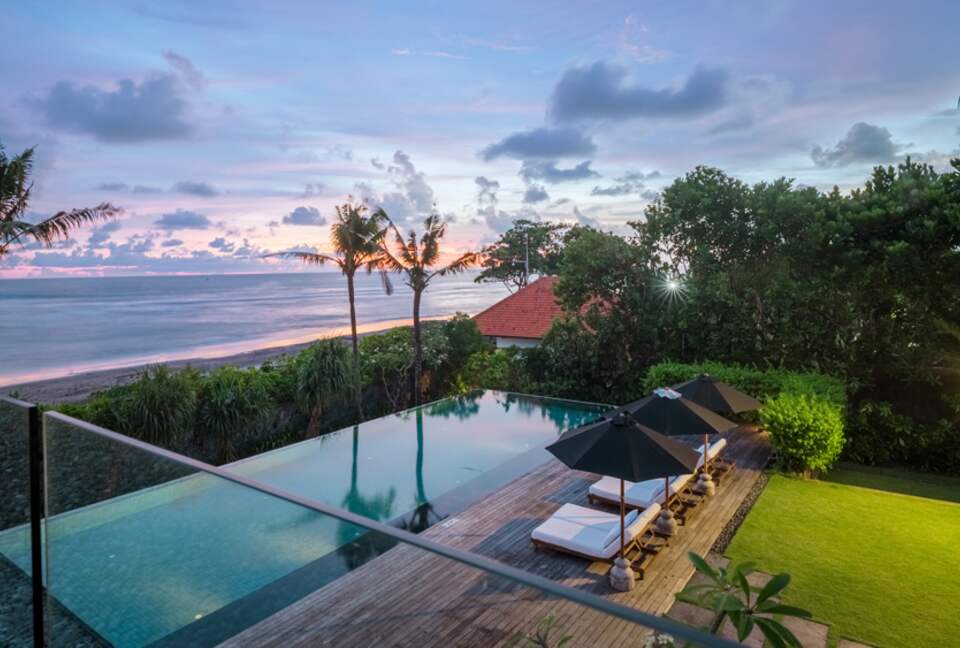 Modern Balinese Masterpiece by the Sea - Kabupaten Badung, Indonesia