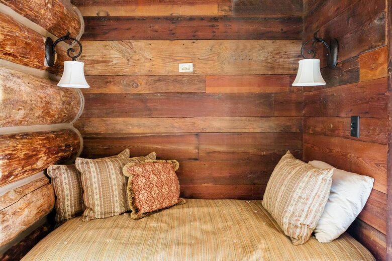 Handcrafted Log Home on 70 Acres in the Colorado Mountains - Gypsum, Colorado