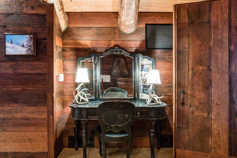 Handcrafted Log Home on 70 Acres in the Colorado Mountains - Gypsum, Colorado