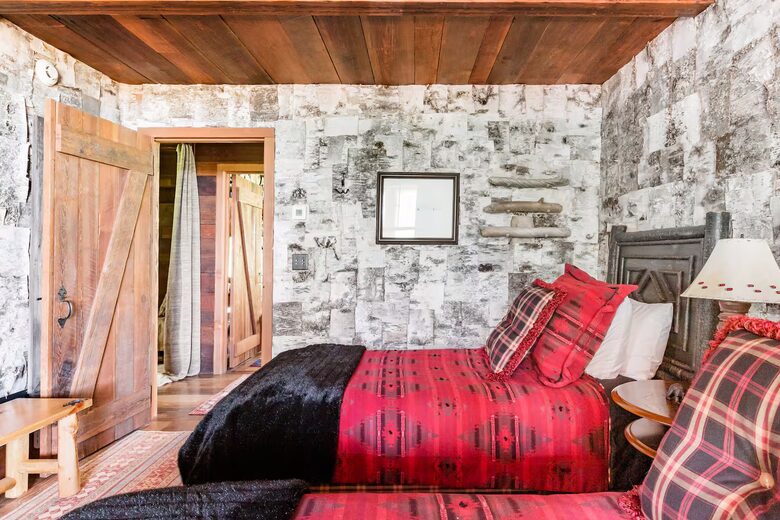 Handcrafted Log Home on 70 Acres in the Colorado Mountains - Gypsum, Colorado