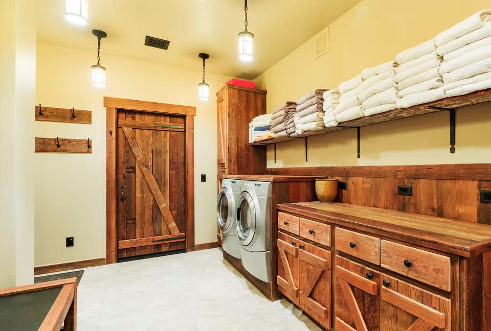 Handcrafted Log Home on 70 Acres in the Colorado Mountains - Gypsum, Colorado