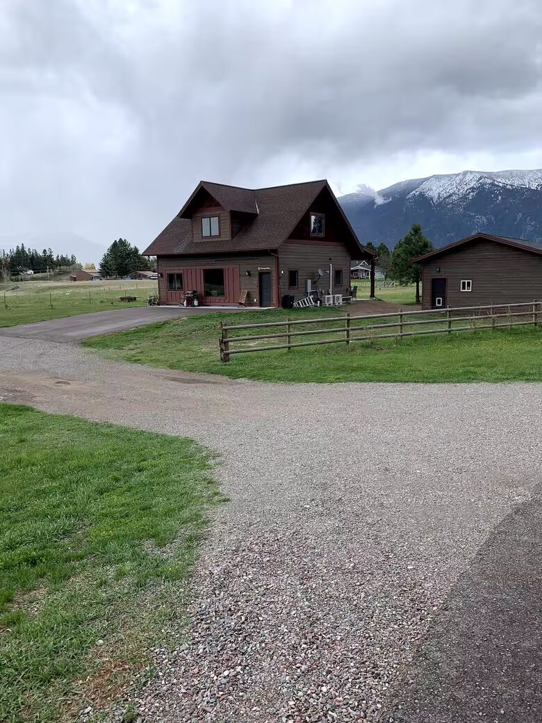 Tranquil Montana Retreat with Sweeping Views - Columbia Falls, Montana