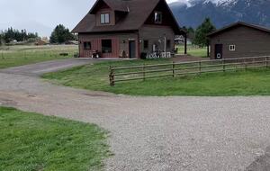 Tranquil Montana Retreat with Sweeping Views - Columbia Falls, Montana