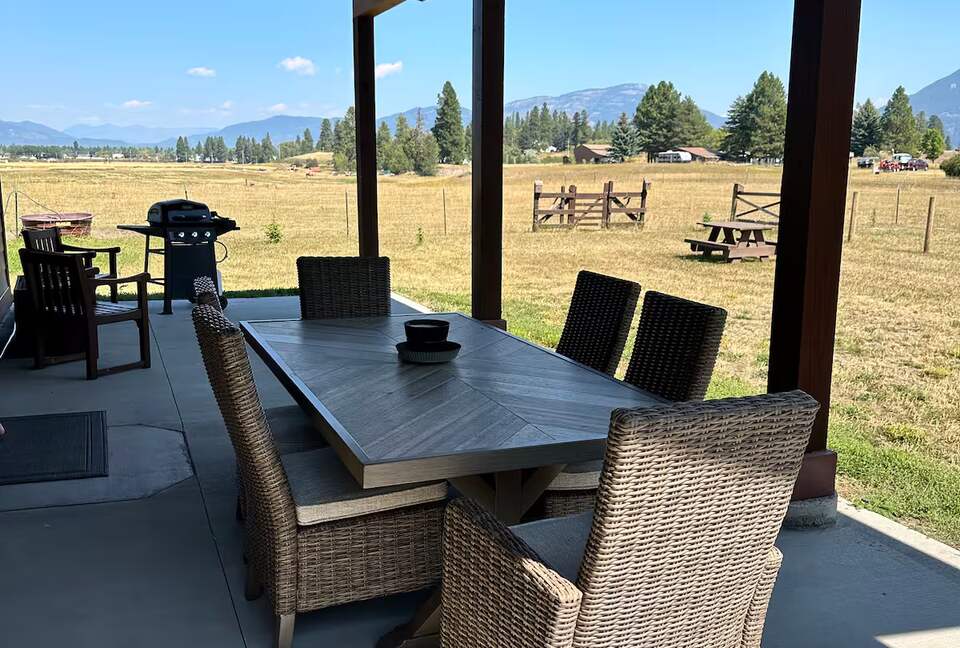 Tranquil Montana Retreat with Sweeping Views - Columbia Falls, Montana