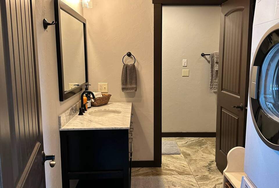 Tranquil Montana Retreat with Sweeping Views - Columbia Falls, Montana