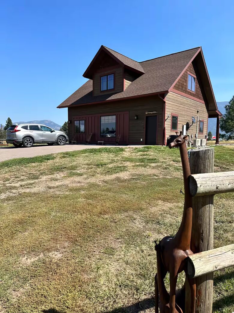 Tranquil Montana Retreat with Sweeping Views - Columbia Falls, Montana